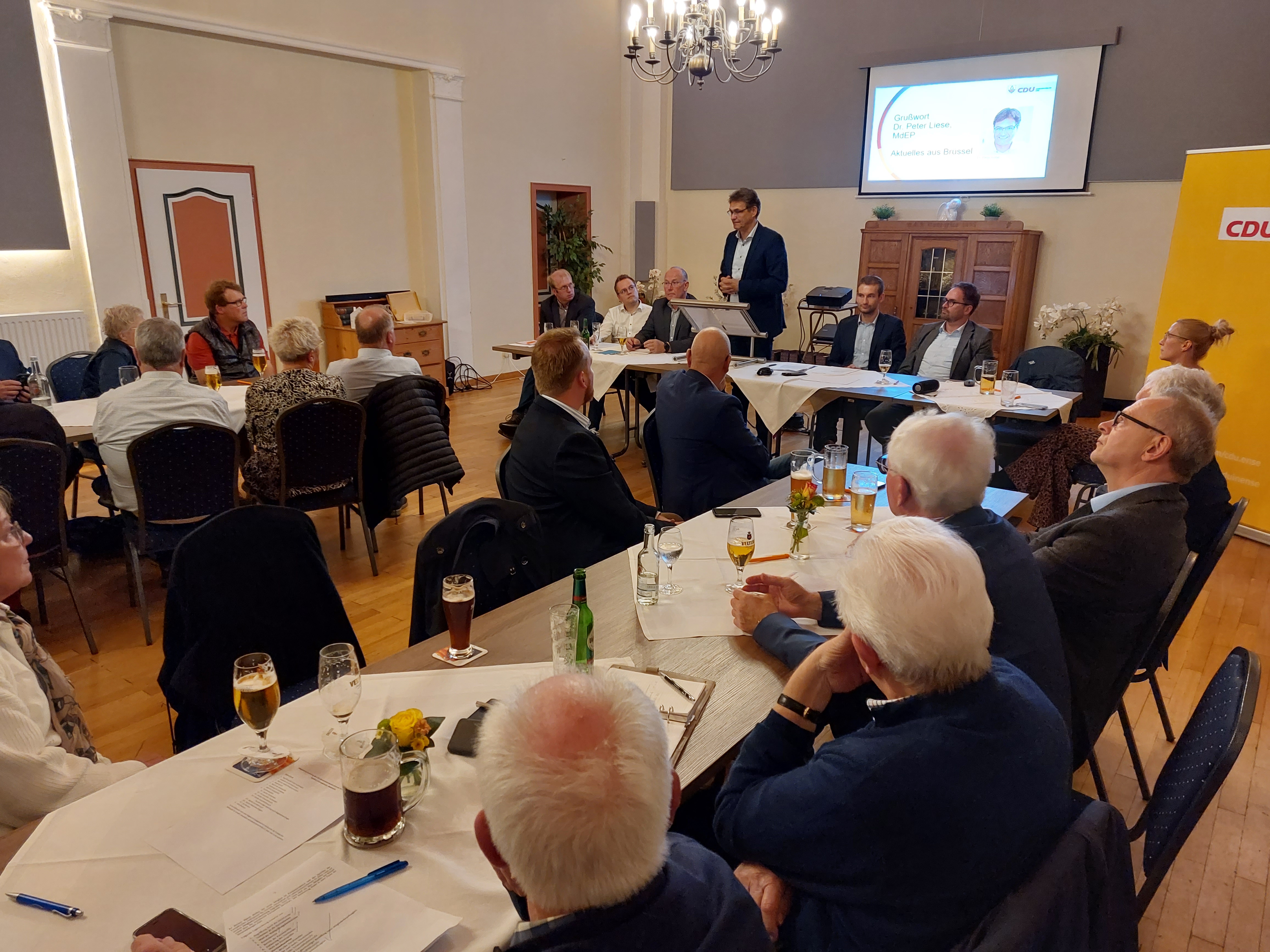 (Auf der Mitgliederversammlung 2023 durften wir Dr. Peter Liese, MdEP, begren)